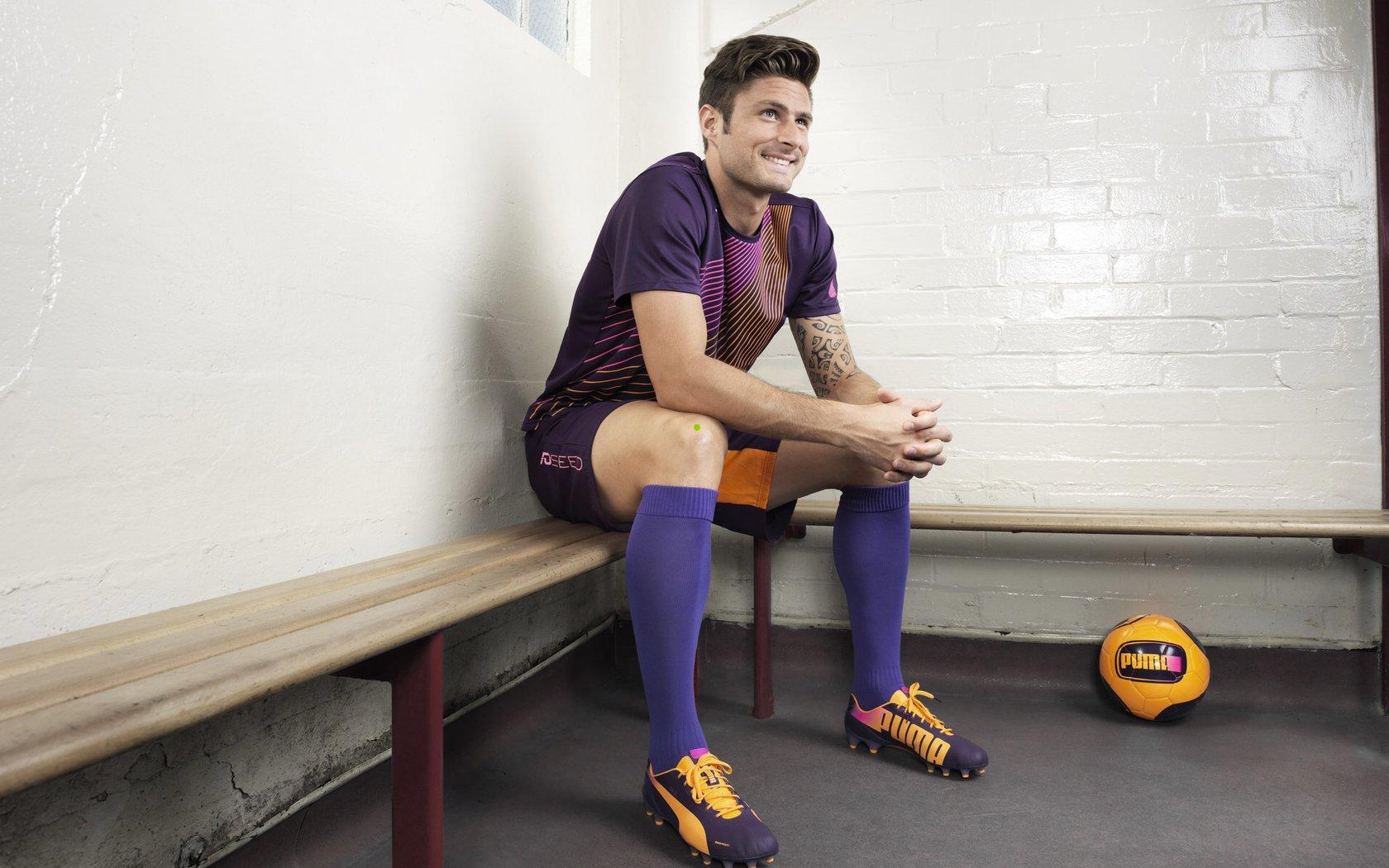 申花官方宣布23岁前锋阿苏埃加盟,进攻端获关键支点强化